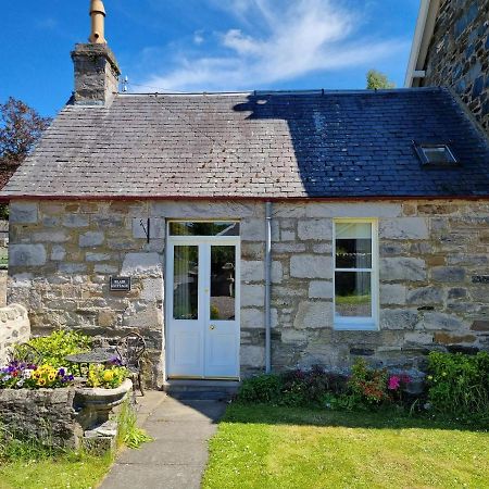 Cosy Peaceful One-Bedroom Cottage In ピトロクリー エクステリア 写真