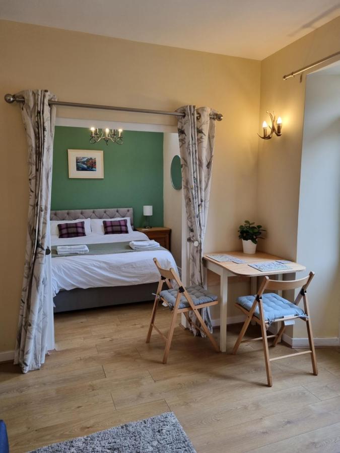 Cosy Peaceful One-Bedroom Cottage In ピトロクリー エクステリア 写真